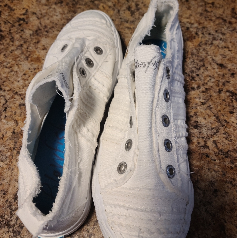 Size 11 blowfish sneakers
